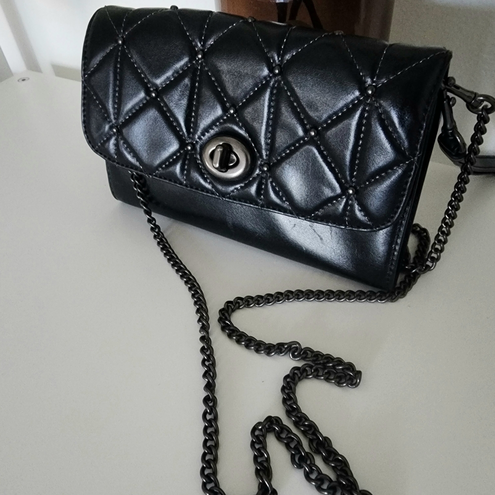 Black Quilted Chain Shoulder Bag